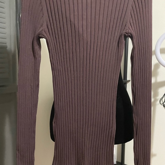 Reiss Monica Rib Split Neck Top in Burgundy - Picture 4 of 5